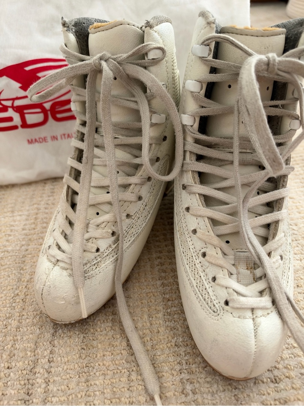 White Kids Lace-Up Figure Skate Boots - Classic Ice Skates